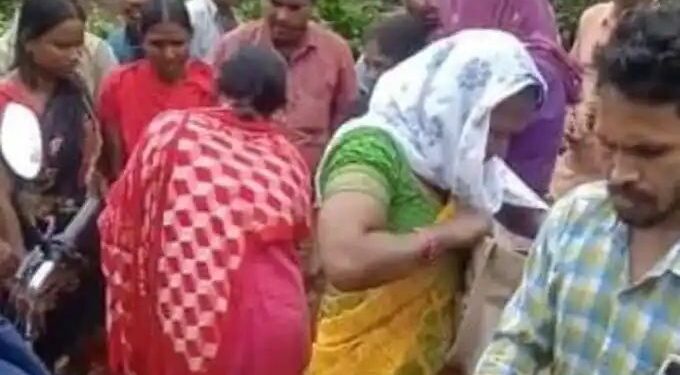 झारखंड में बच्चा चोरी के शक में बेगुनाहों की पिटाई की घटनाएं आम, पंद्रह दिनों में दो दर्जन से ज्यादा लोग भीड़ के गुस्से का शिकार हुए एक की मौत हुई