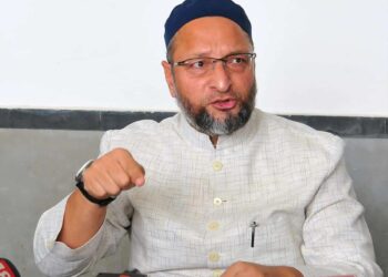 AIMIM सुप्रीमो असद ओवैसी ने किया बीआरएस का स्वागत, वहीं बीजेपी ने बताया केसीआर का दुस्साहस!