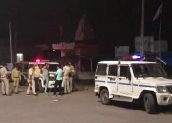 सूरतः गरबा प्रोग्राम में मुस्लिम बाउंसर्स की लाठी-डंडों से पिटाई, बजरंग दल पर आरोप