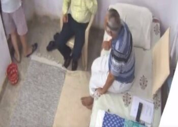 तिहाड़ अधीक्षक के साथ सत्येंद्र जैन का नया वीडियो सामने आया!
