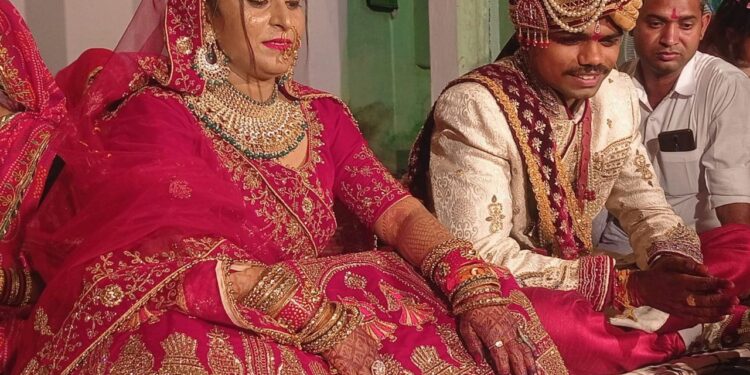 भगवतसिंहपुरा में दहेज मुक्त विवाह की अनूठी पहल: दहेज में एक रुपए और नारियल लेकर की शादी, दहेज मुक्त विवाह को दिया बढ़ावा