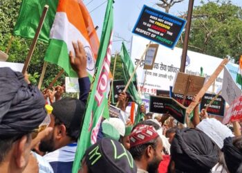 हजारीबाग में हज़रत पैगम्बर के अपमान के विरोध में विशाल प्रदर्शन।