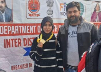 कश्मीर: यूटी स्तर की भाला फेंक प्रतियोगिता में Mehreen Javid प्रथम, राष्ट्रीय स्तर के लिए चयनित।